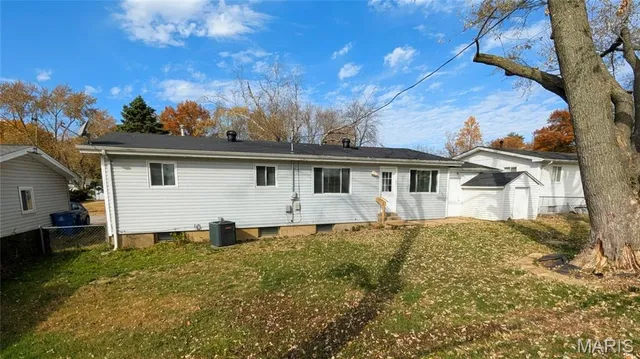 $1,800 | 6720 Cherryvale Drive, Hazelwood, MO 63042