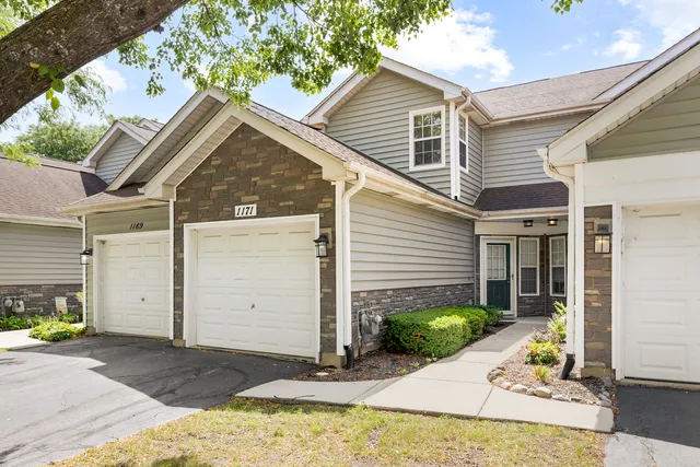 $2,000 | 1171 Regency Drive, Schaumburg, IL 60193