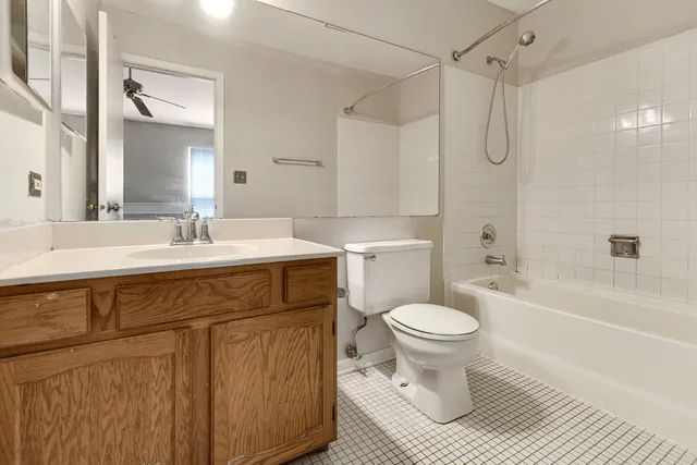 $2,000 | 1171 Regency Drive, Schaumburg, IL 60193