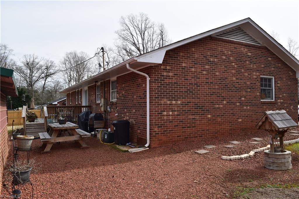 249 Deadmon Road Mocksville, NC 27028 - Photo 5 of 16 Great deck with sliding door off breakfast room