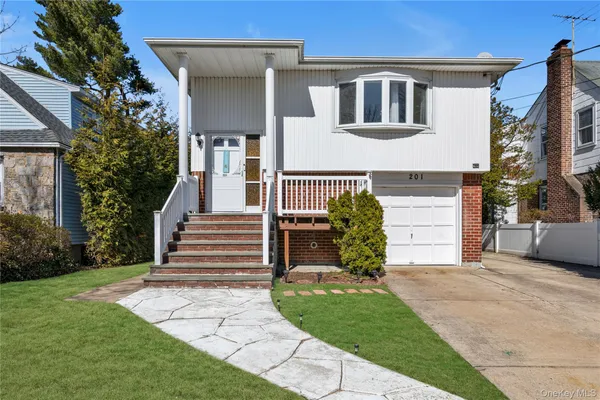 $799,000 | 201 Montauk Street, Valley Stream, NY 11580