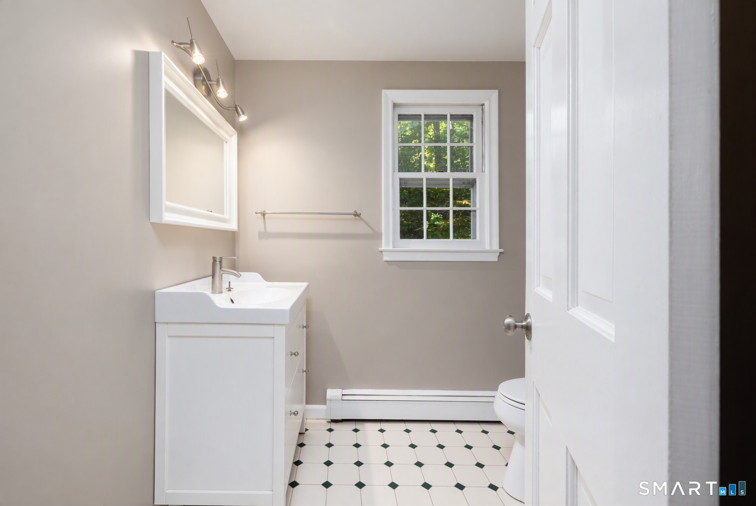 21 Saddle Ridge Drive Simsbury, CT 06092 - Photo 18 of 35 Gallery Image 18