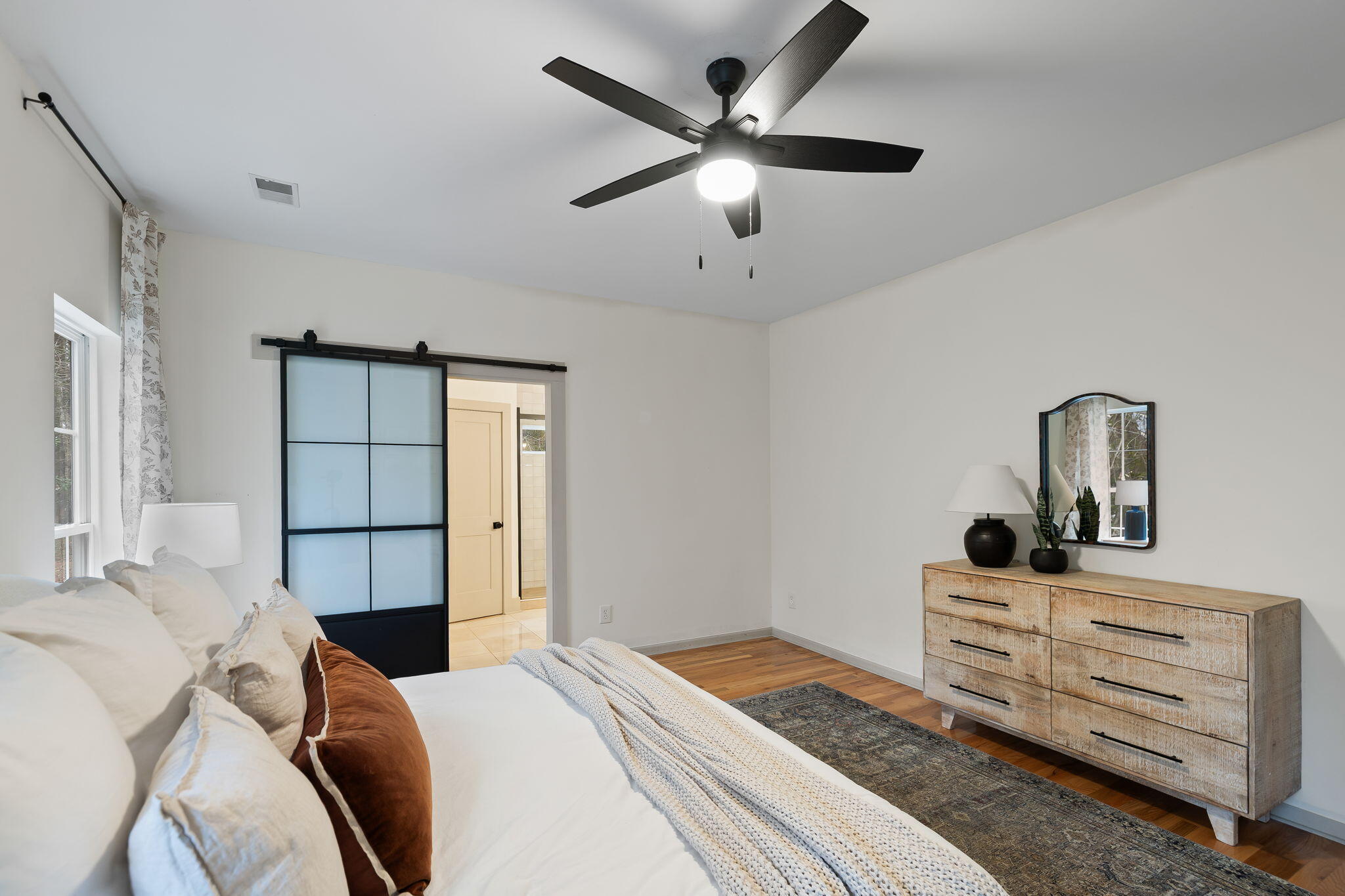 204 Ferry Point Drive Charleston, SC 29492 - Photo 15 of 36 Primary Suite