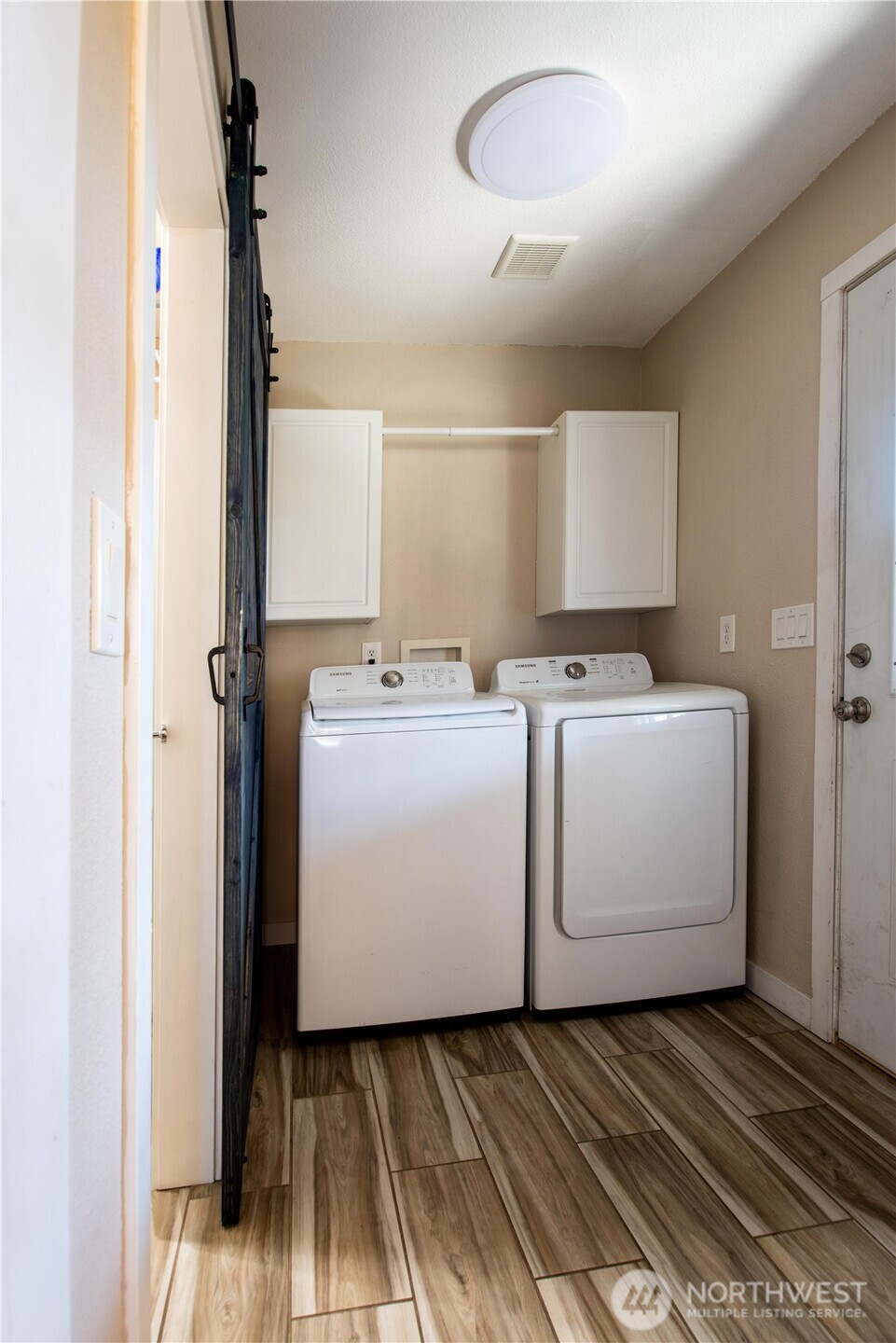 1610 16th Street Sumner, WA 98390 - Photo 13 of 28 a utility room with dryer and washer
