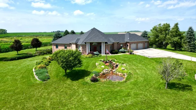 $795,000 | 10599 Highway 56, Le Roy, MN 55951