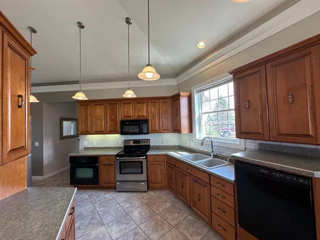 $795,000 | 10599 Highway 56, Le Roy, MN 55951