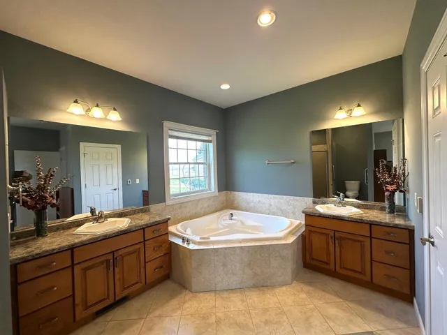 $795,000 | 10599 Highway 56, Le Roy, MN 55951