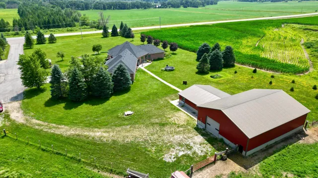 $795,000 | 10599 Highway 56, Le Roy, MN 55951