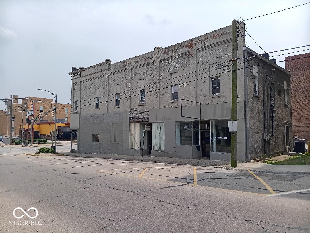 33 East 11th Street Anderson, IN 46016 - Photo 3 of 5