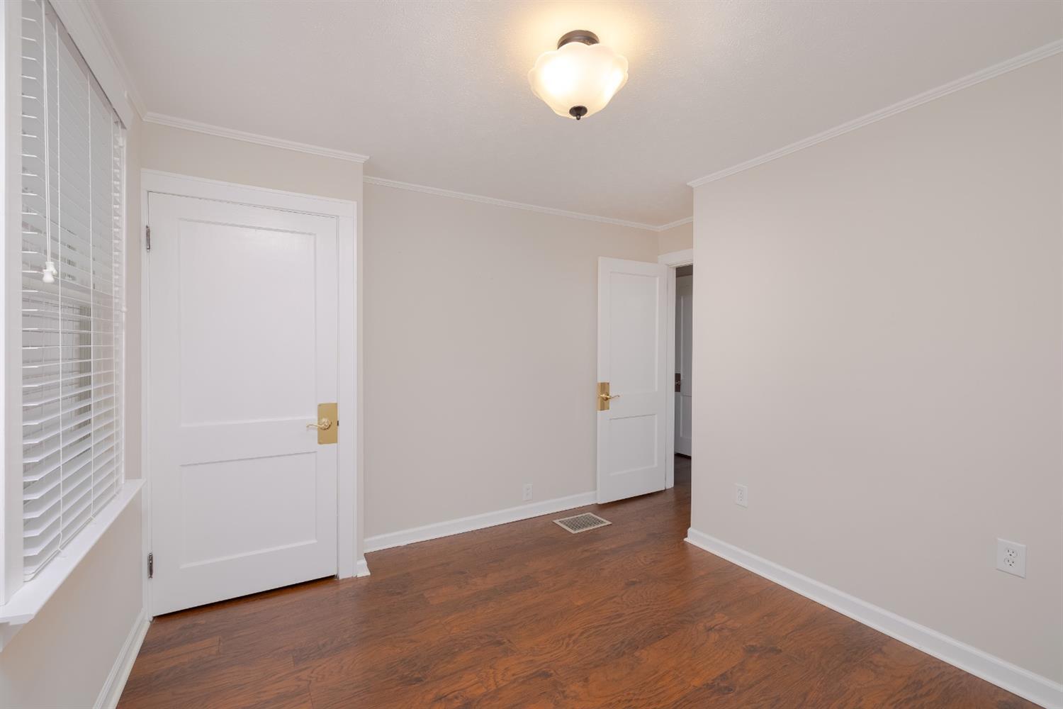 5506 Hubble Road Cincinnati, OH 45247 - Photo 14 of 29