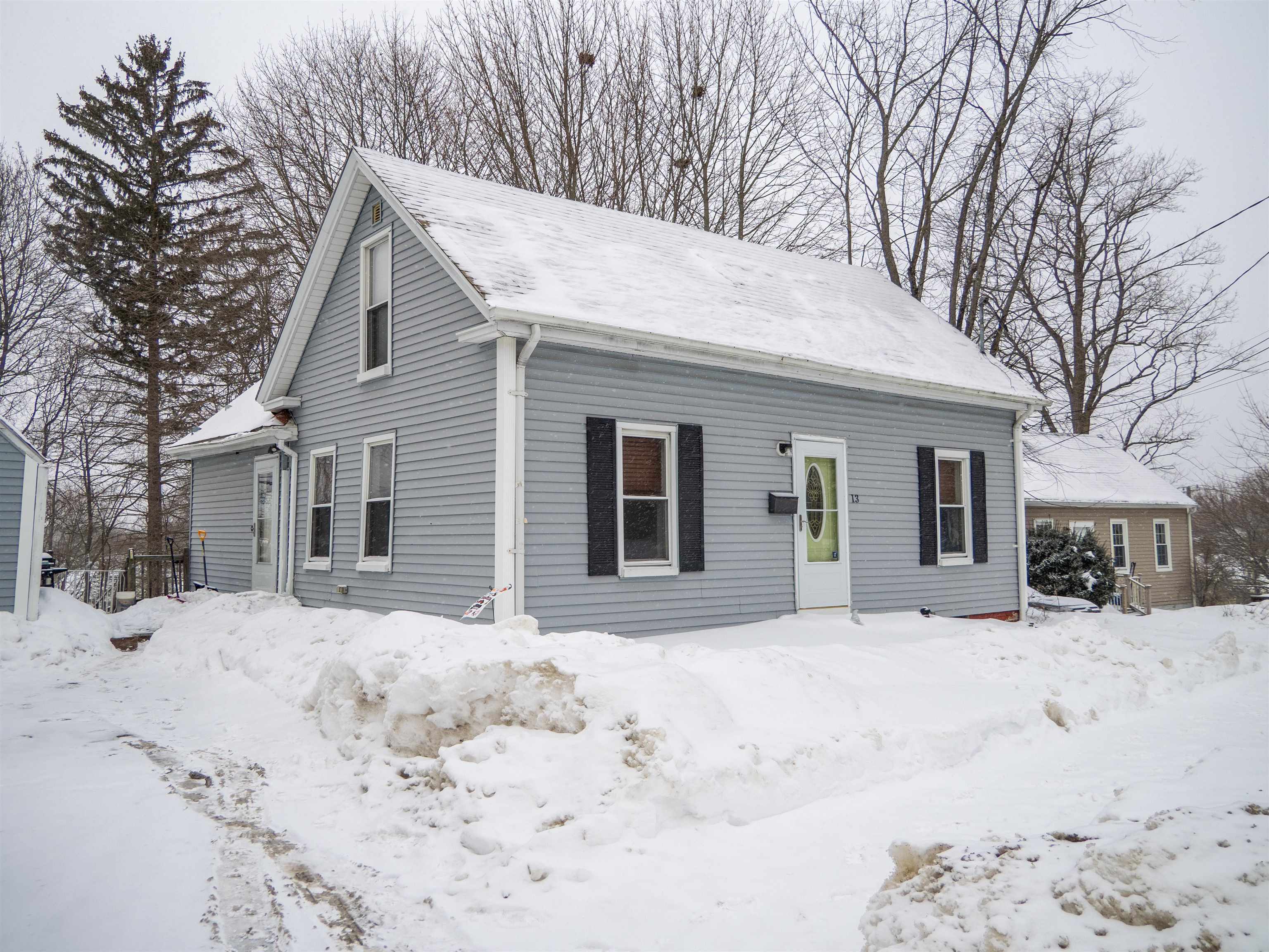 13 Stark Avenue Dover, NH 03820 - Photo 3 of 28