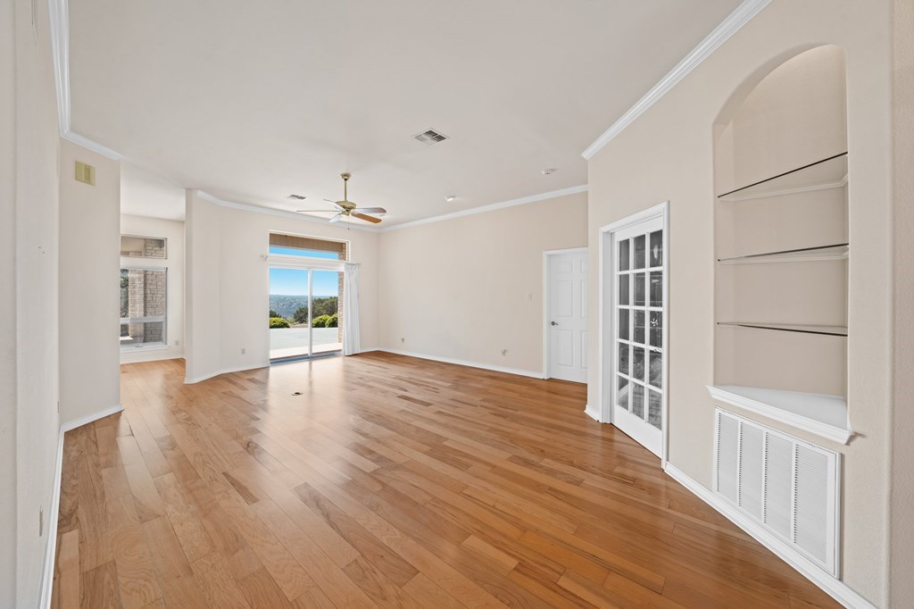 2029 Crown Ridge Drive Kerrville, TX 78028 - Photo 8 of 40