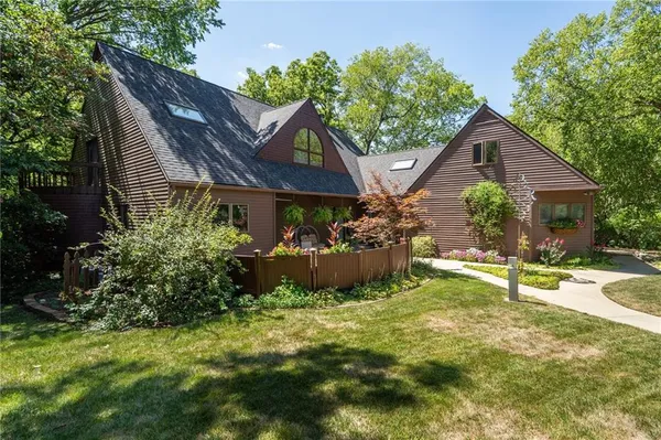 $690,000 | Raintree Place, Lawrence, KS 66044