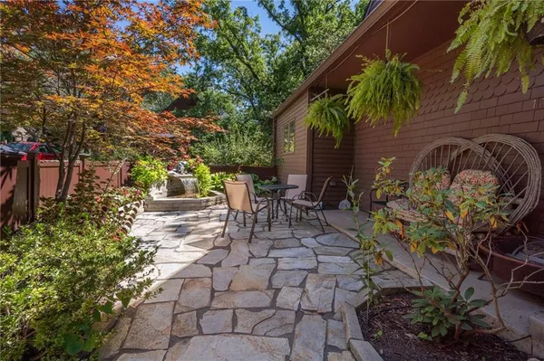 $690,000 | Raintree Place, Lawrence, KS 66044