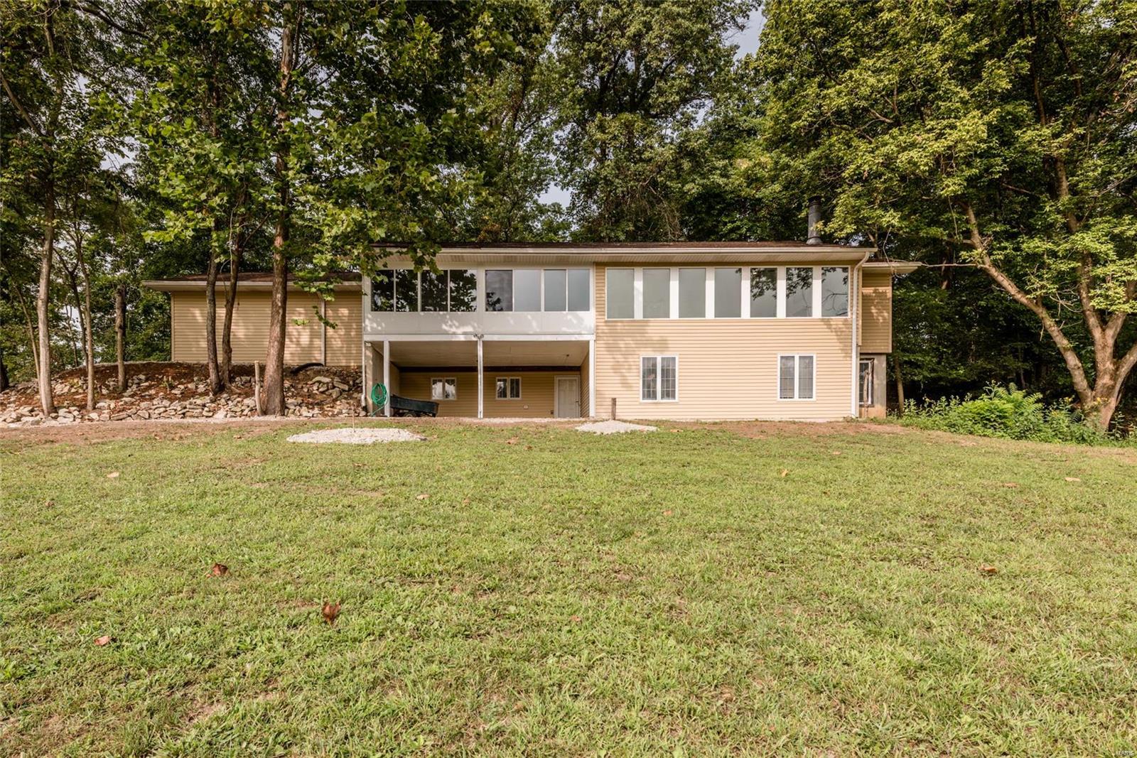 8700 Goshen Road Edwardsville, IL 62025 - Photo 1 of 58