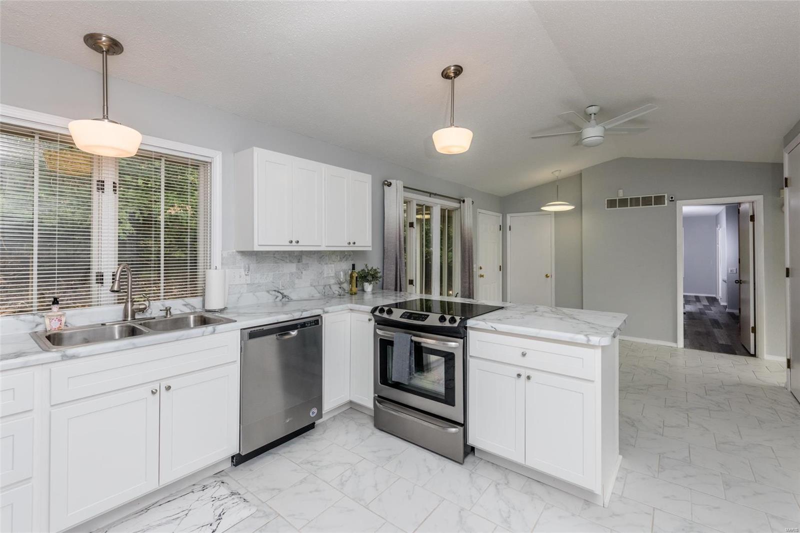 8700 Goshen Road Edwardsville, IL 62025 - Photo 6 of 58