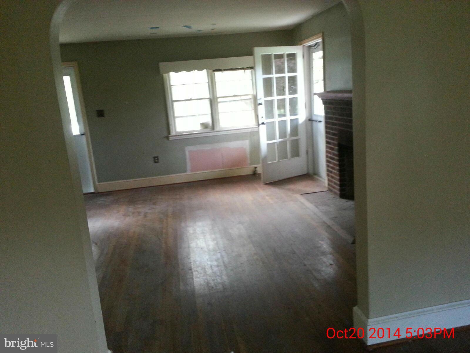 7225 Linganore Road New Market, MD 21774 - Photo 3 of 8 Living Room