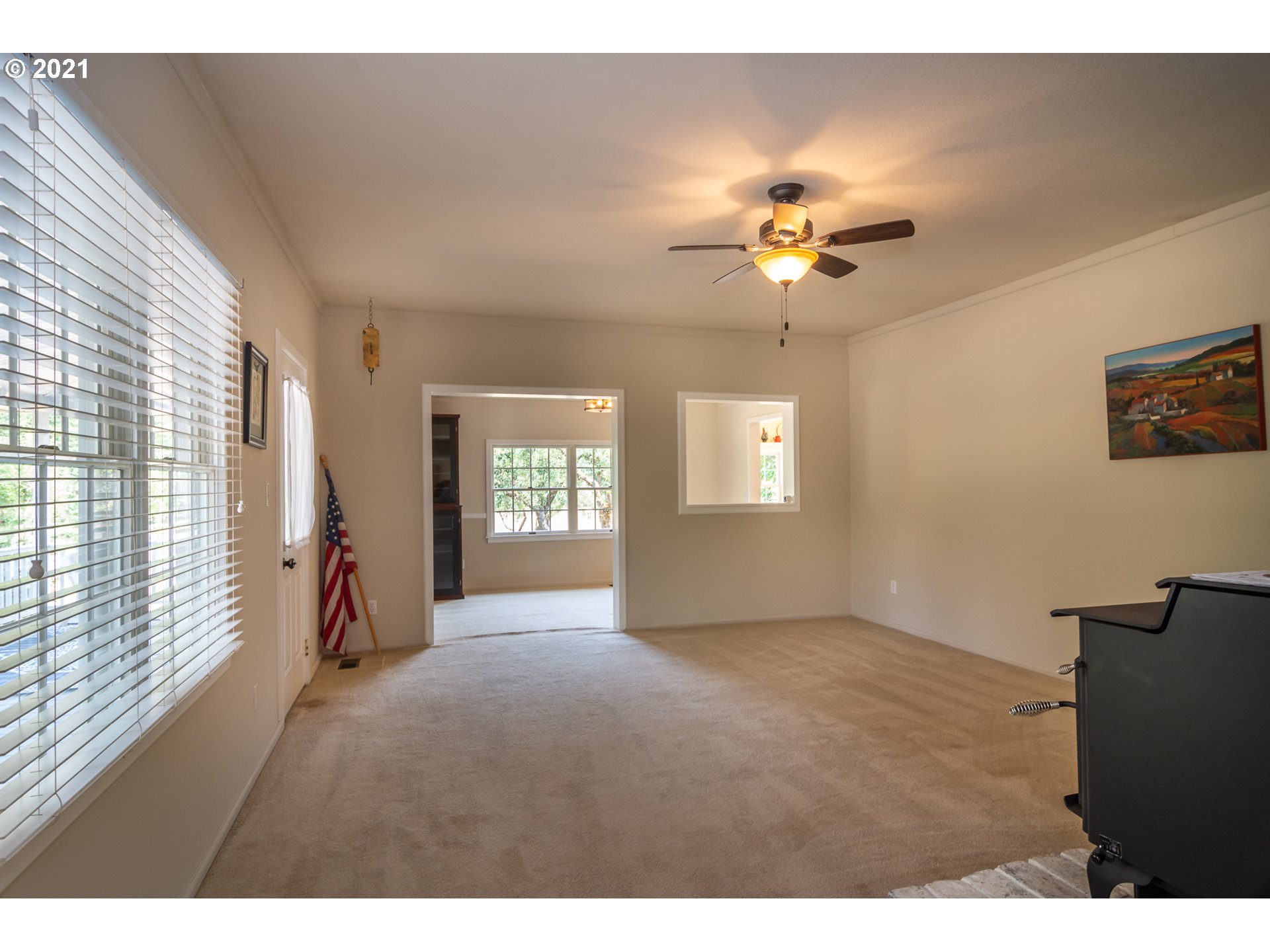 5852 Scotts Valley Road Yoncalla, OR 97499 - Photo 22 of 32 a view of an empty room with a window