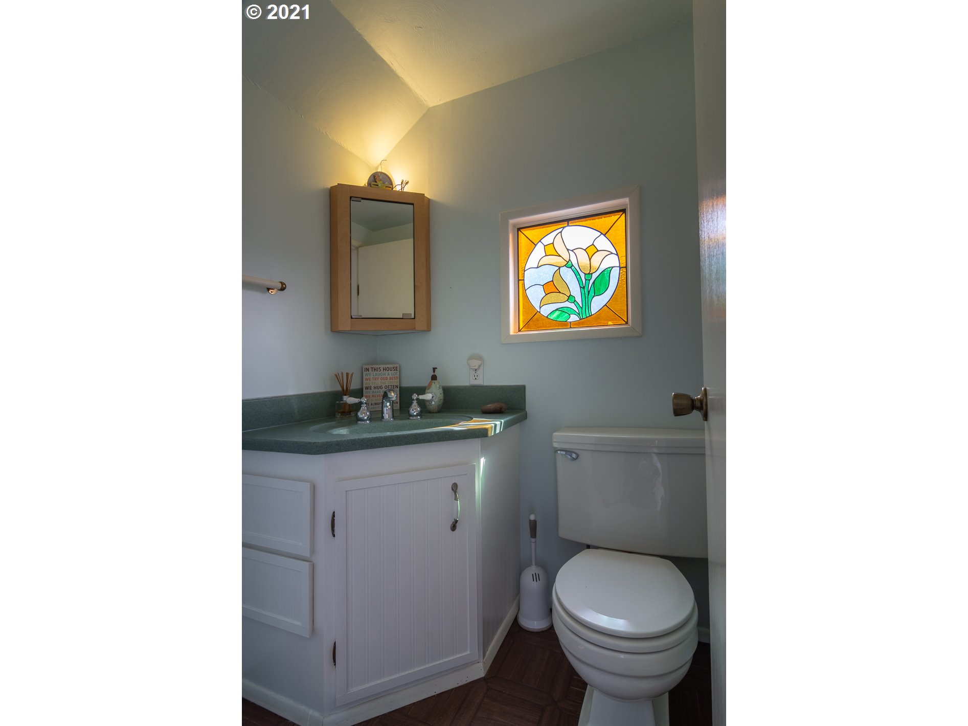 5852 Scotts Valley Road Yoncalla, OR 97499 - Photo 31 of 32 a bathroom with a toilet and a sink