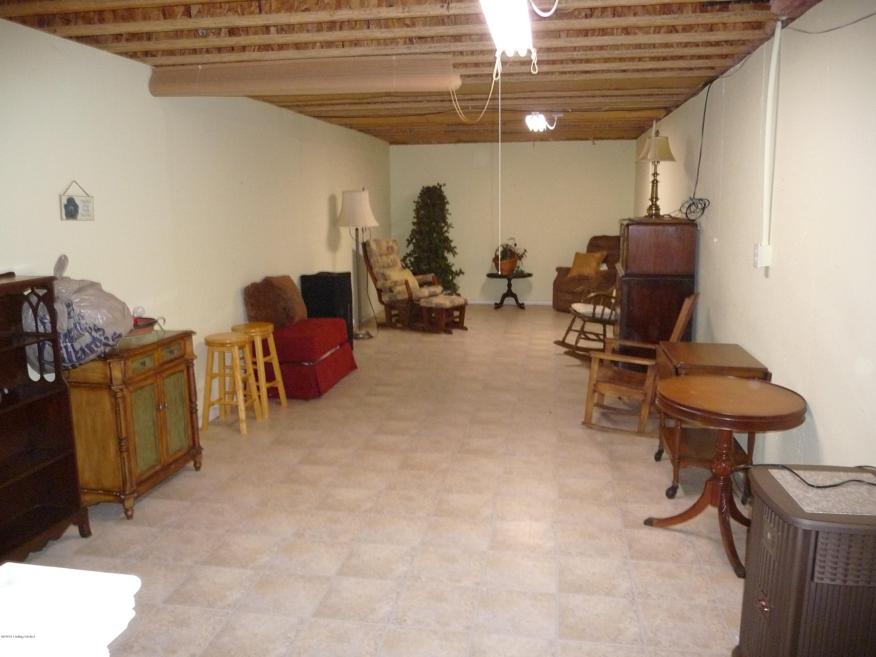 935 Ritchie Lane Bardstown, KY 40004 - Photo 14 of 20 P1030420