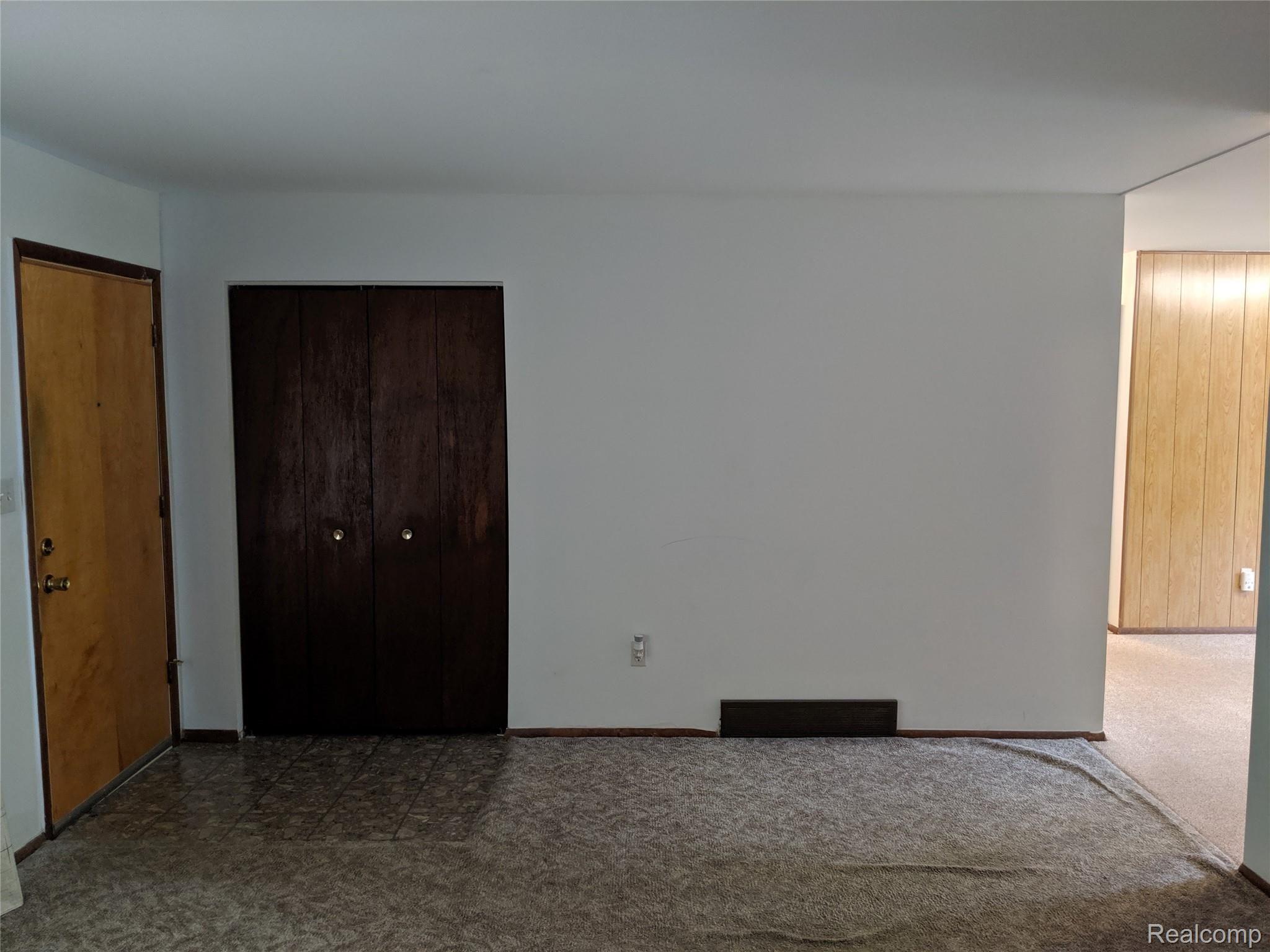 5870 Crescent Road Waterford, MI 48327 - Photo 8 of 25 IMG_20190624_101710.jpg