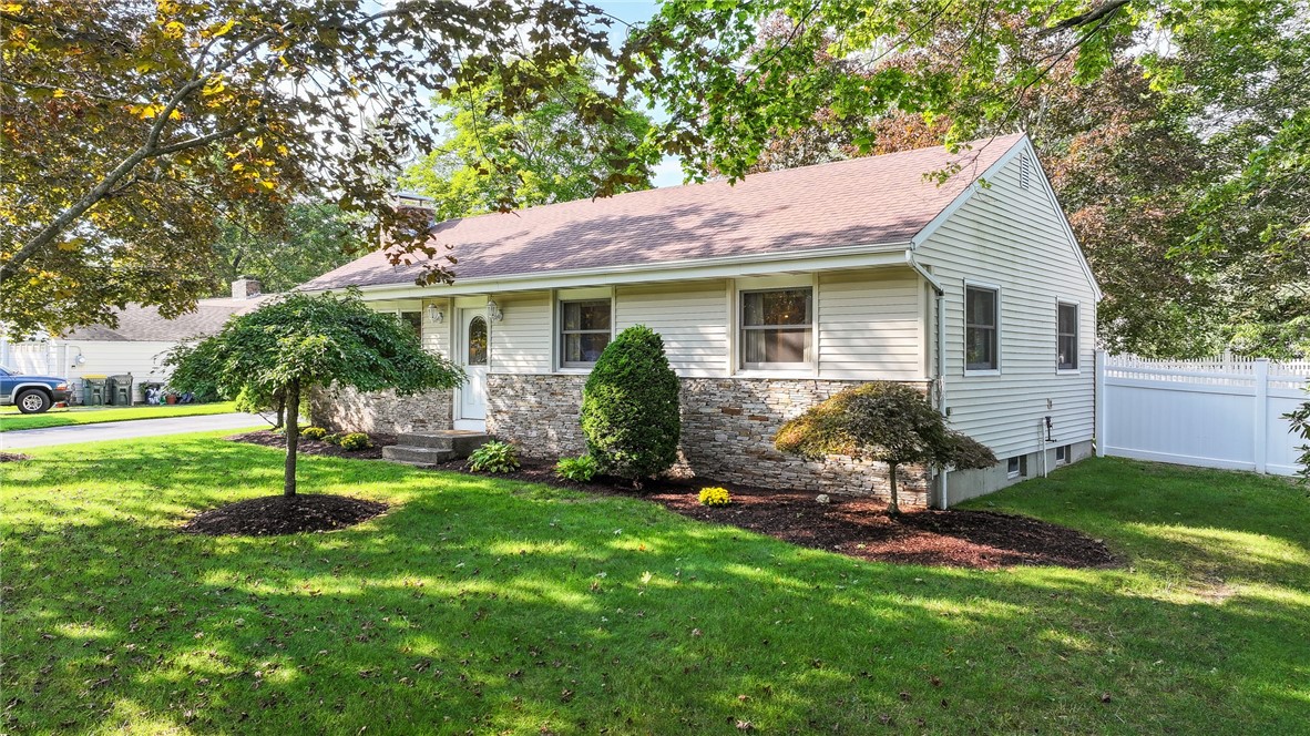 8 Continental Road Smithfield, RI 02828 - Photo 3 of 29 Gallery Image 3