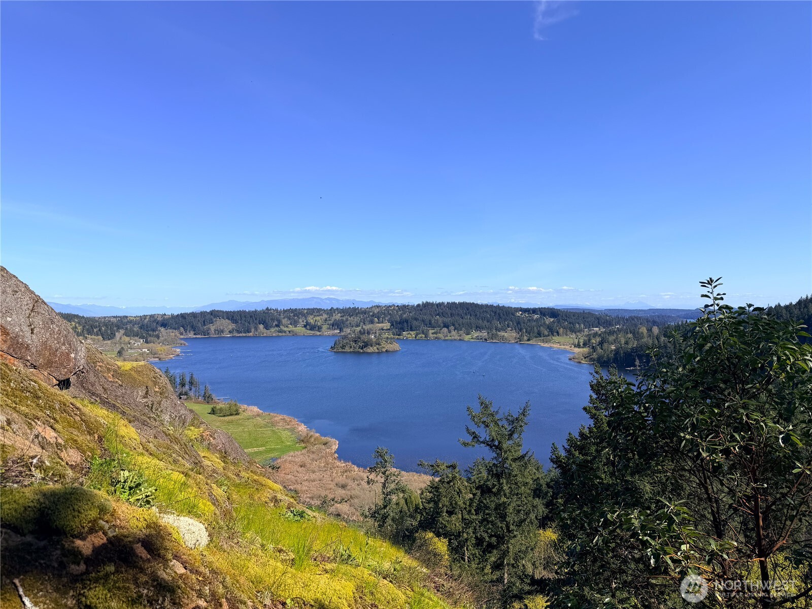 13998 Donnell Road Anacortes, WA 98221 - Photo 11 of 38