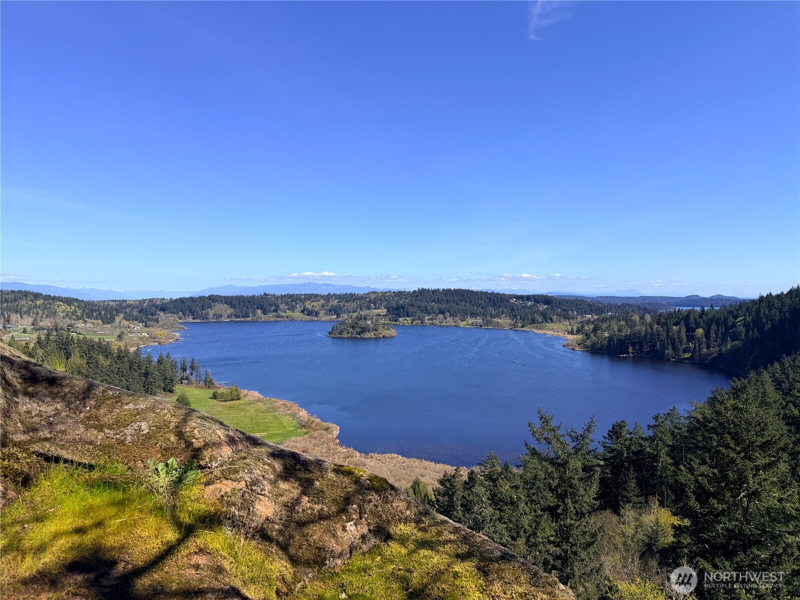 13998 Donnell Road Anacortes, WA 98221 - Photo 16 of 38