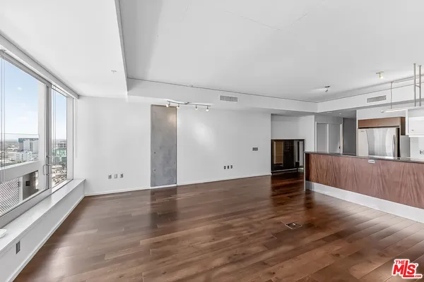 $789,000 | 1155 South Grand Avenue, Unit 1707, Los Angeles, CA 90015