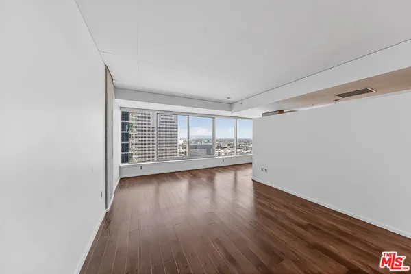 $789,000 | 1155 South Grand Avenue, Unit 1707, Los Angeles, CA 90015
