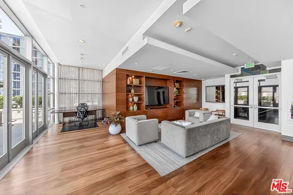 $789,000 | 1155 South Grand Avenue, Unit 1707, Los Angeles, CA 90015