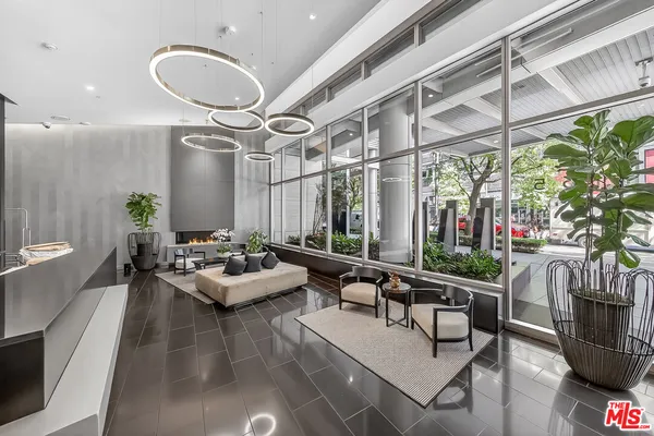 $789,000 | 1155 South Grand Avenue, Unit 1707, Los Angeles, CA 90015