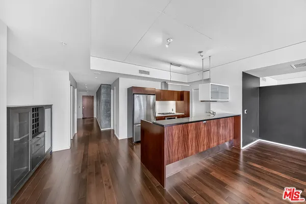 $789,000 | 1155 South Grand Avenue, Unit 1707, Los Angeles, CA 90015