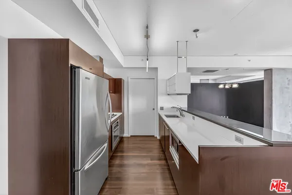 $789,000 | 1155 South Grand Avenue, Unit 1707, Los Angeles, CA 90015