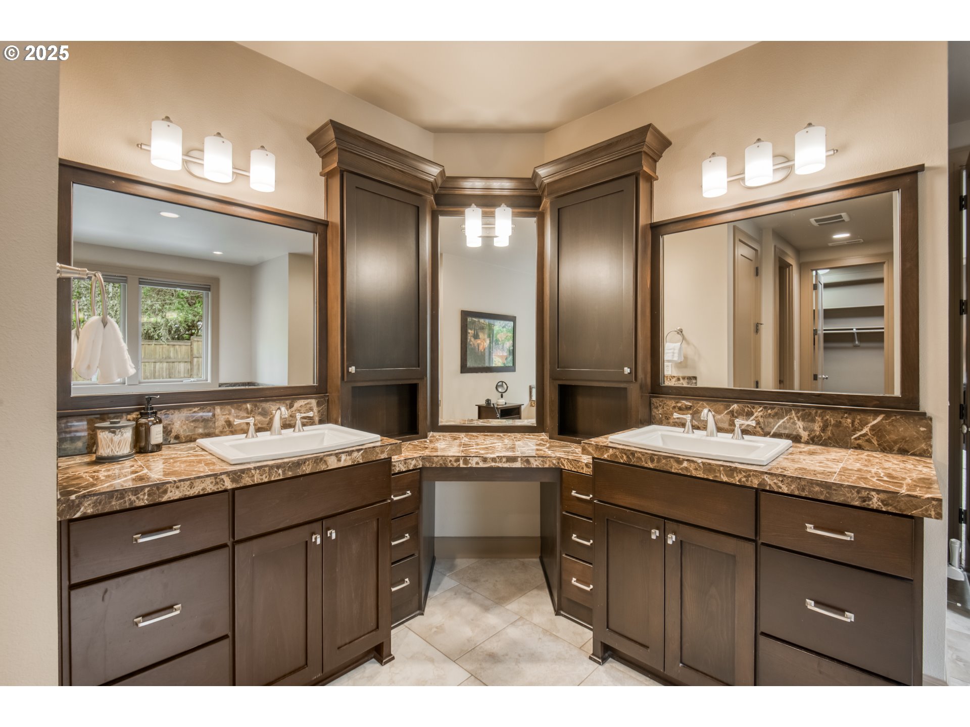 12483 Southwest Autumn View Street Tigard, OR 97224 - Photo 19 of 44 Owner's Suite Bathroom