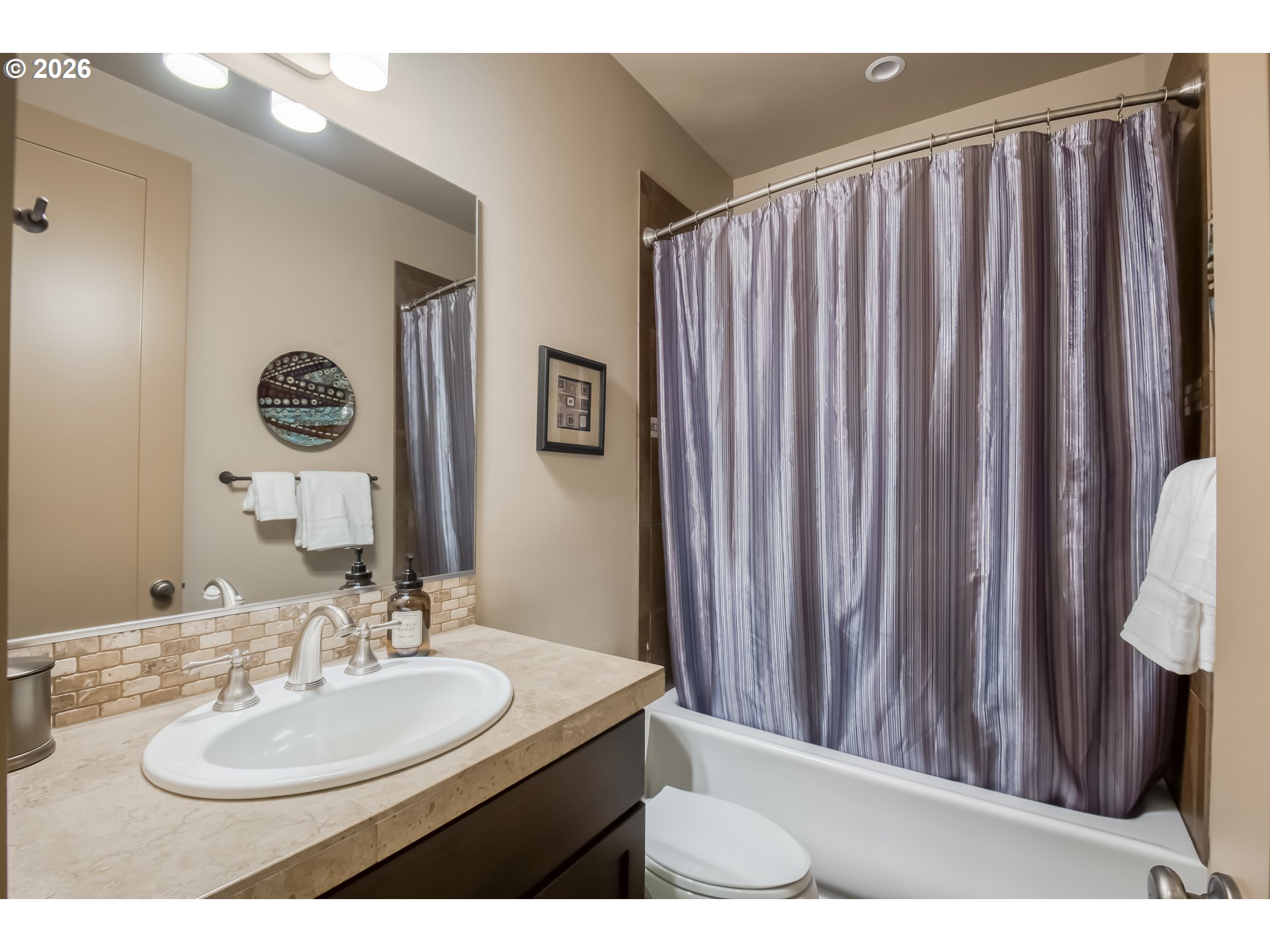 12483 Southwest Autumn View Street Tigard, OR 97224 - Photo 23 of 44 Bathroom