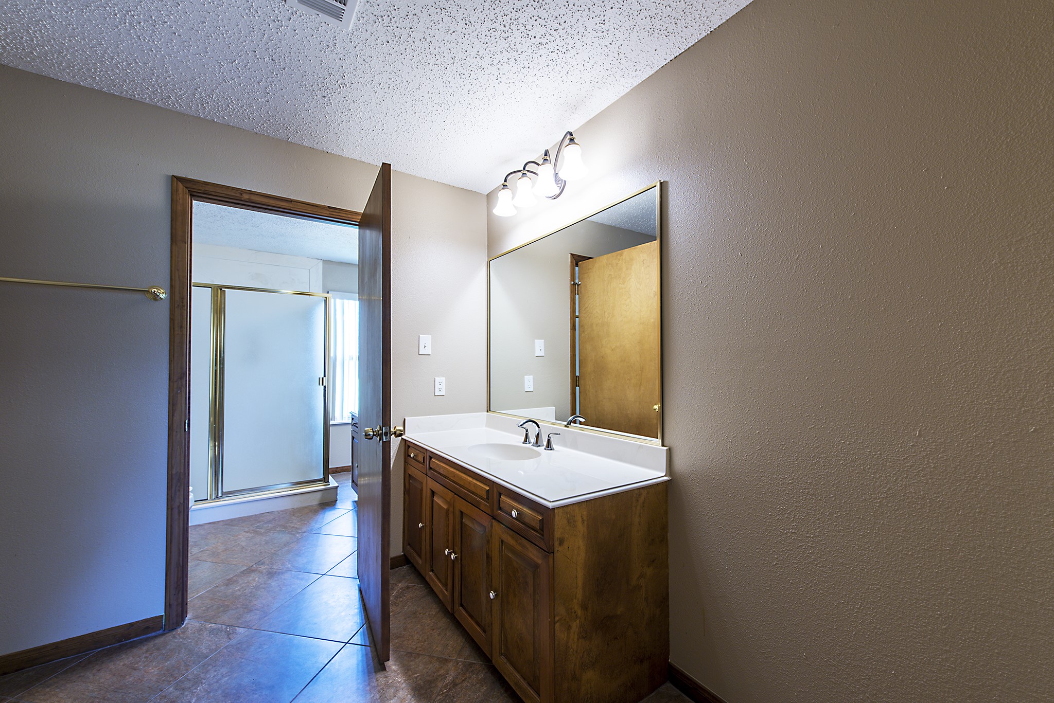 29363 Riley Road Waller, TX 77484 - Photo 14 of 31 Secondary Washroom