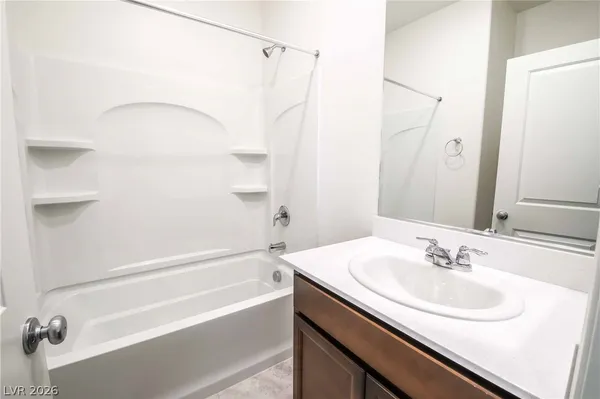 $2,700 | 8177 Calpena Avenue, Las Vegas, NV 89113