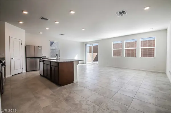 $2,700 | 8177 Calpena Avenue, Las Vegas, NV 89113