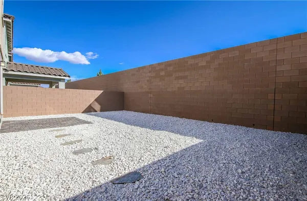 $2,700 | 8177 Calpena Avenue, Las Vegas, NV 89113