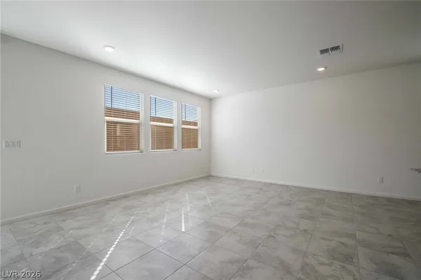 $2,700 | 8177 Calpena Avenue, Las Vegas, NV 89113