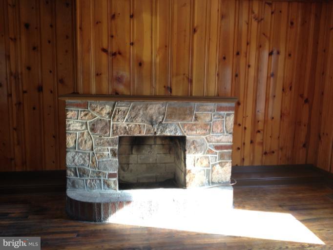 5870 Panhandle Road Front Royal, VA 22630 - Photo 9 of 11 Living Room