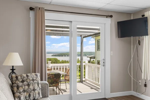 $3,950,000 | 291 Endicott Street North, Laconia, NH 03246