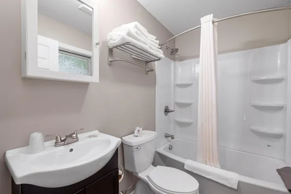 $3,950,000 | 291 Endicott Street North, Laconia, NH 03246
