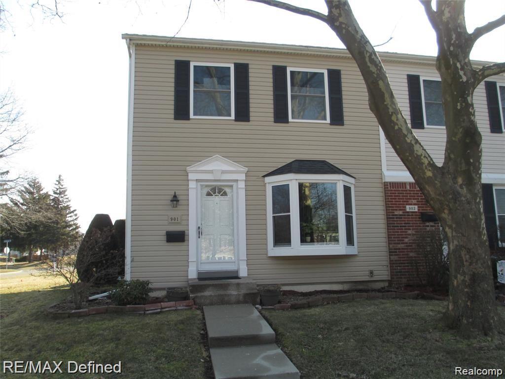 901 Medford Court Rochester Hills, MI 48307 - Photo 1 of 12