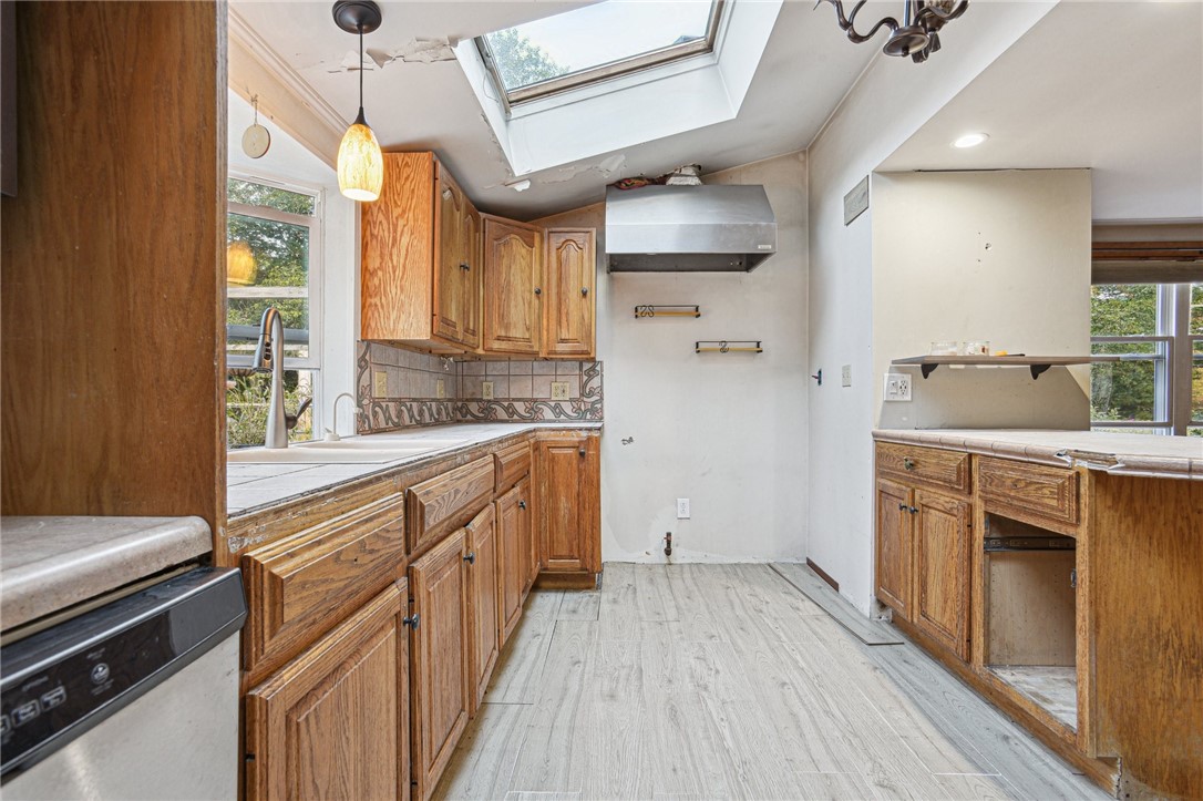 89 Maxson Hill Road Hopkinton, RI 02804 - Photo 13 of 28