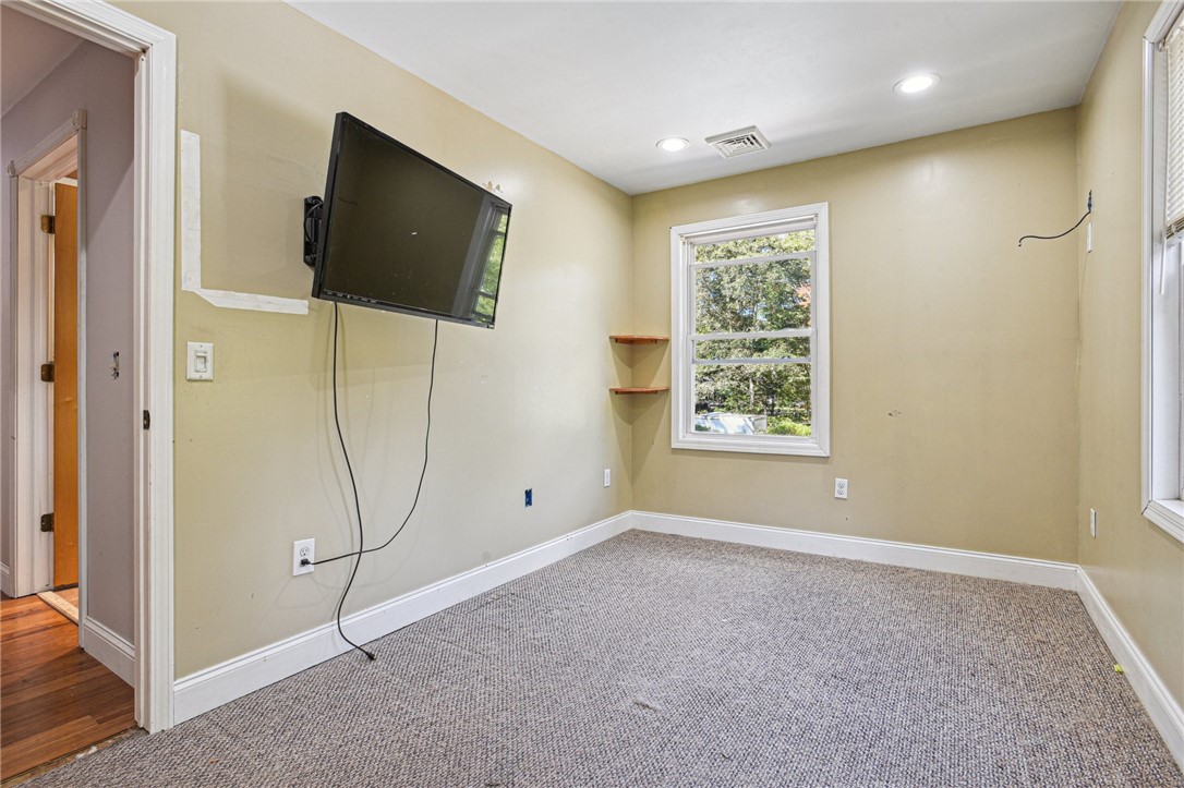 89 Maxson Hill Road Hopkinton, RI 02804 - Photo 22 of 28