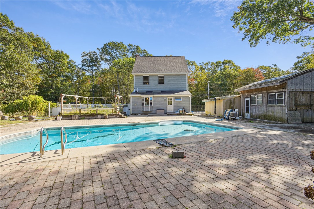 89 Maxson Hill Road Hopkinton, RI 02804 - Photo 3 of 28