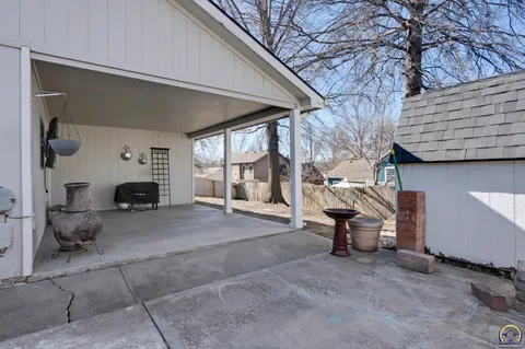 $295,000 | 2613 Mayfair Drive, Lawrence, KS 66046