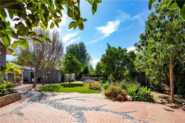 $1,049,900 | 7447 Enfield Avenue, Reseda, CA 91335